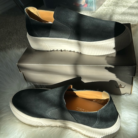 Crown Vintage Black Cow Suede/Elastic - Picture 1 of 5